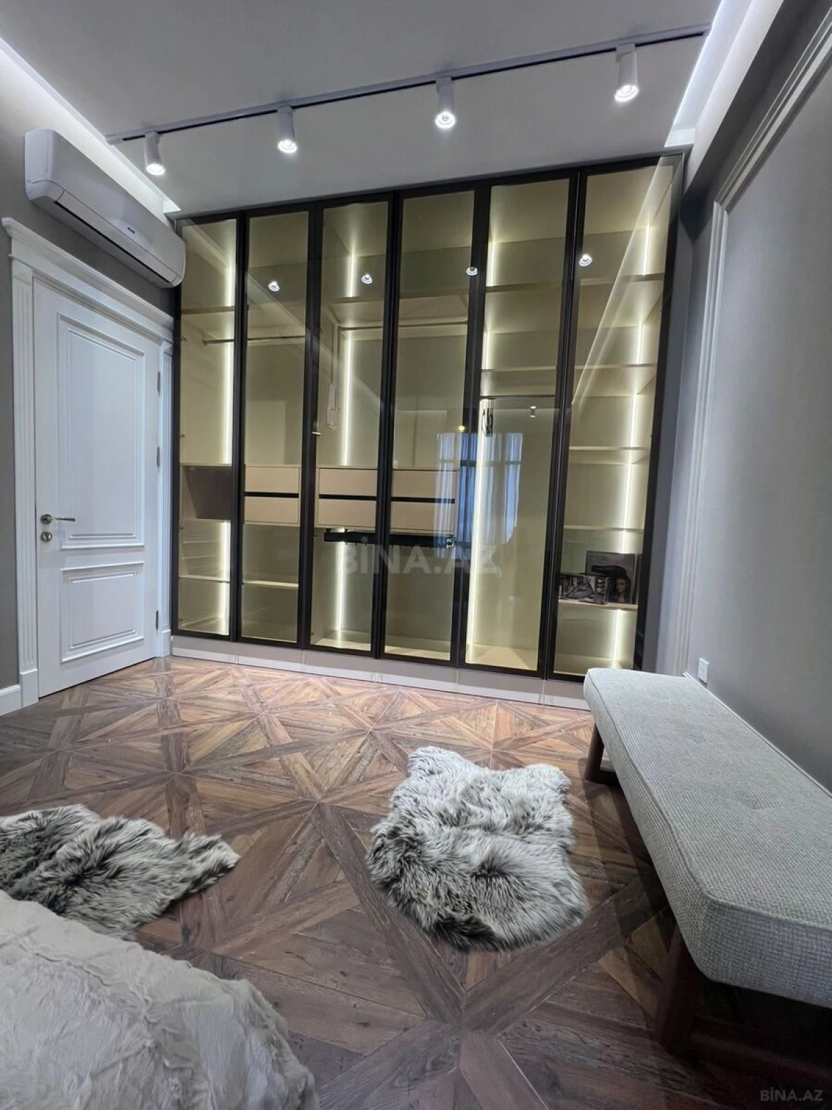 Kirayə verilir 2 otaqlı mənzil 70 m²
