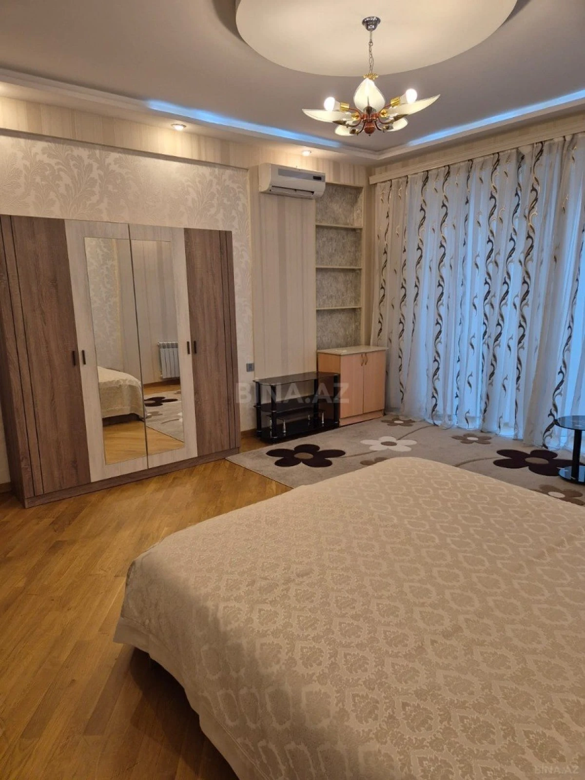 Satılır 2 otaqlı mənzil 75 m²