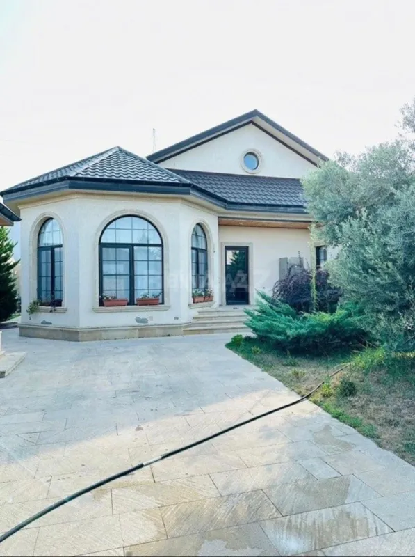 Kirayə verilir 4 otaqlı həyət evi 200 m²