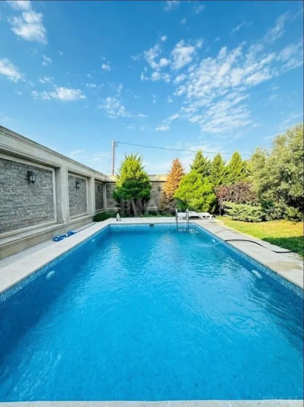 Kirayə verilir 4 otaqlı həyət evi 200 m²