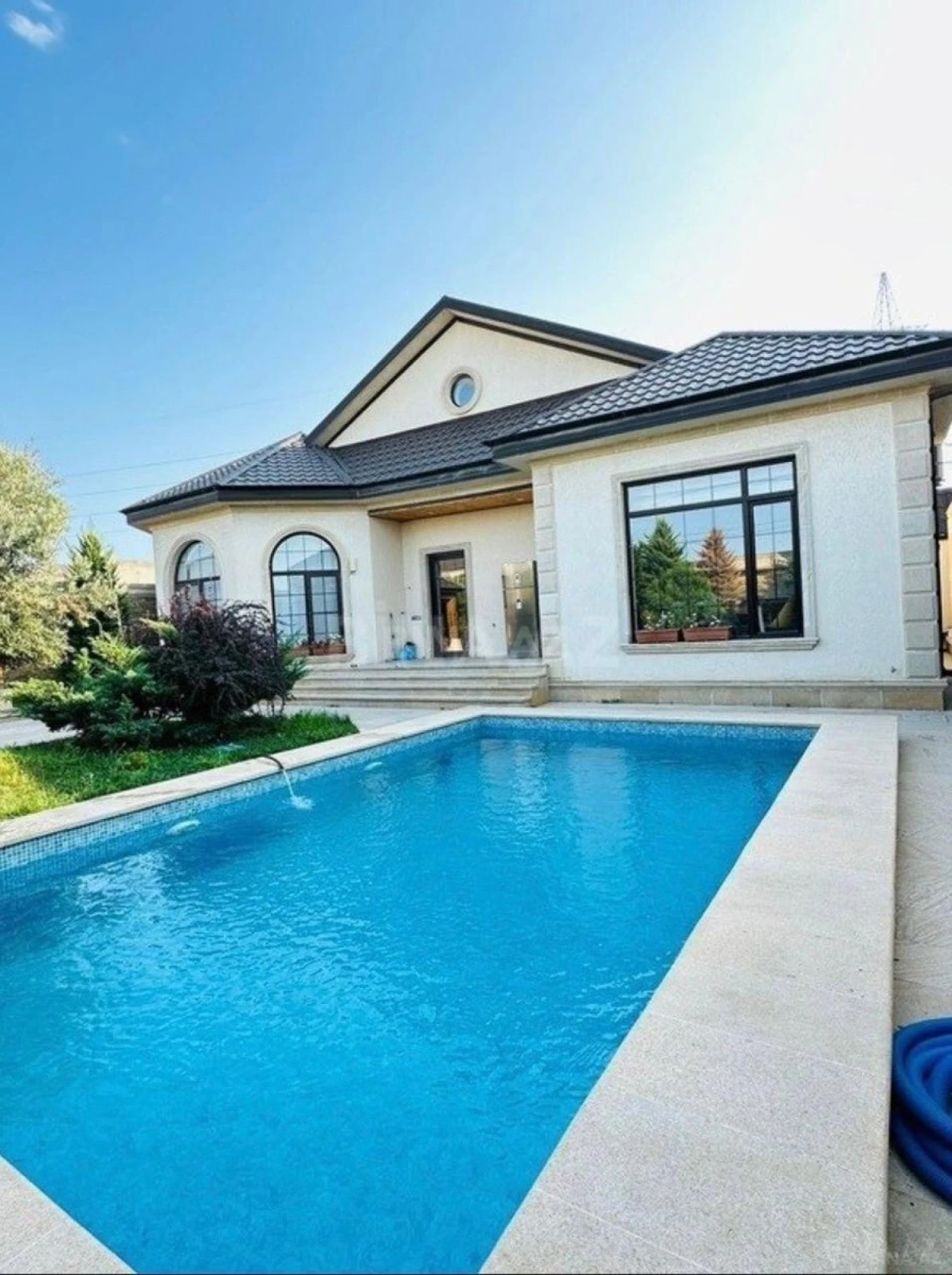 Kirayə verilir 4 otaqlı həyət evi 200 m²