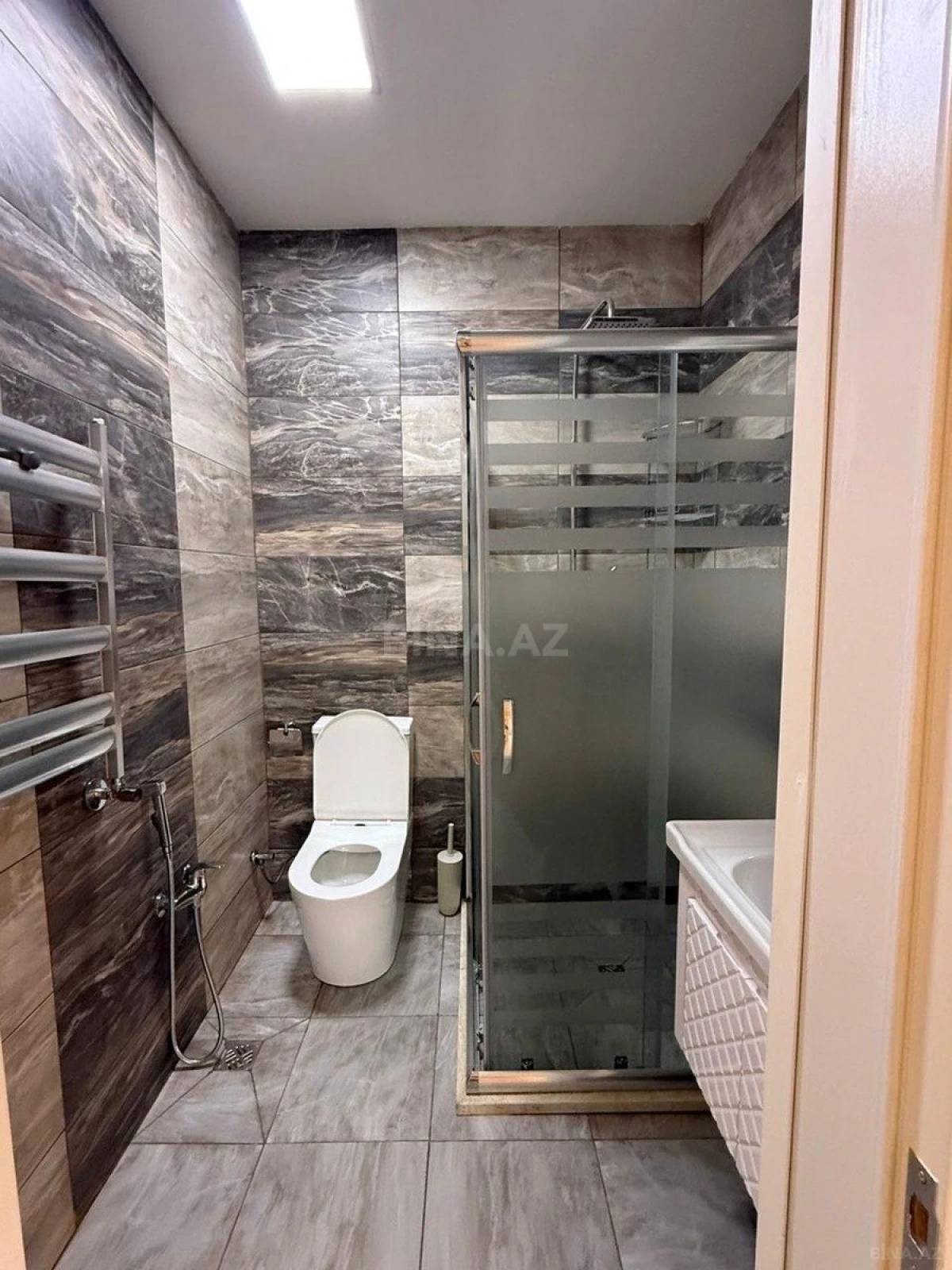 Kirayə verilir 5 otaqlı həyət evi 380 m²