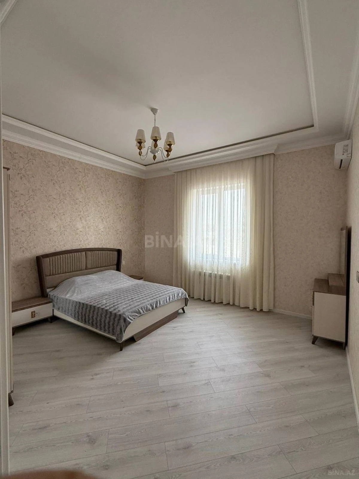 Kirayə verilir 5 otaqlı həyət evi 380 m²