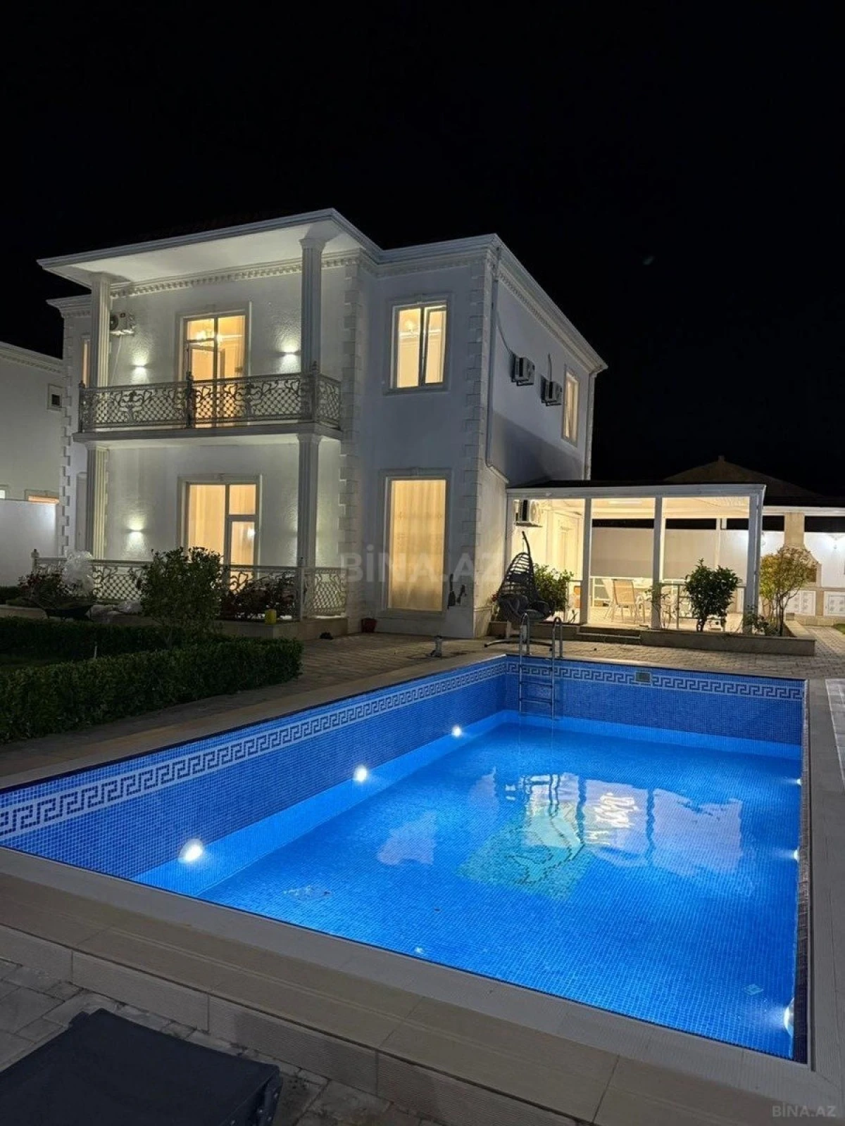 Kirayə verilir 5 otaqlı həyət evi 380 m²