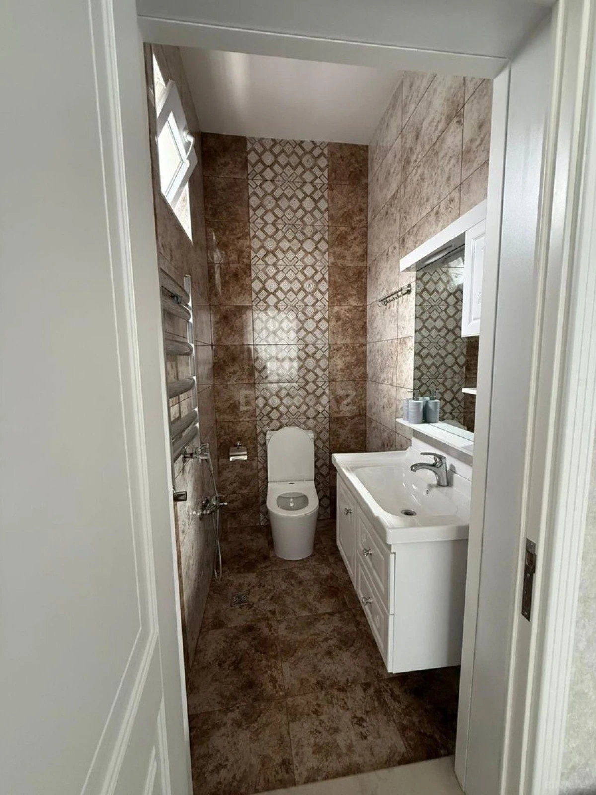 Kirayə verilir 5 otaqlı həyət evi 380 m²