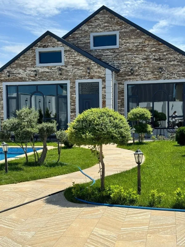 Kirayə verilir 4 otaqlı həyət evi 200 m²