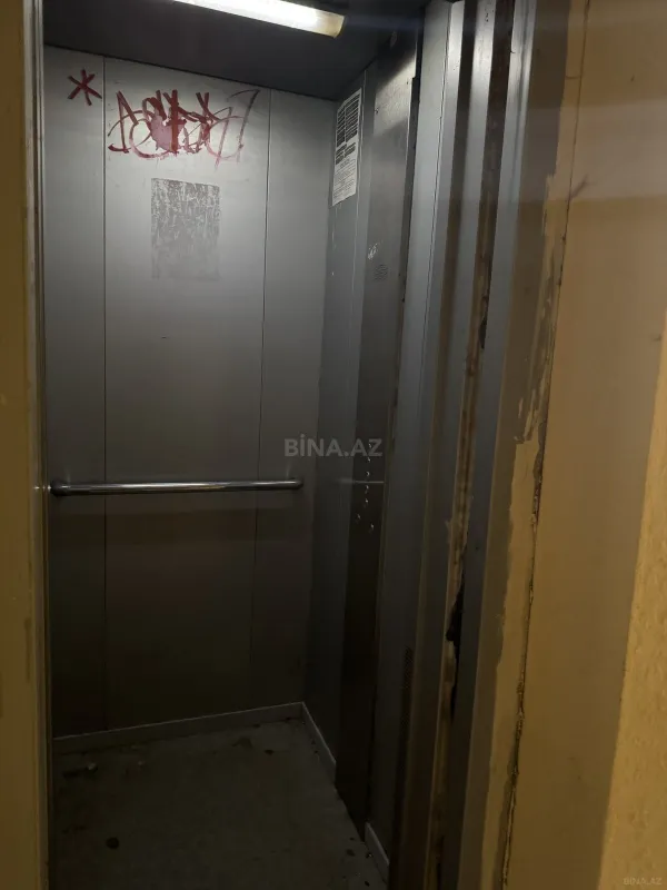 Satılır 4 otaqlı mənzil 80 m²