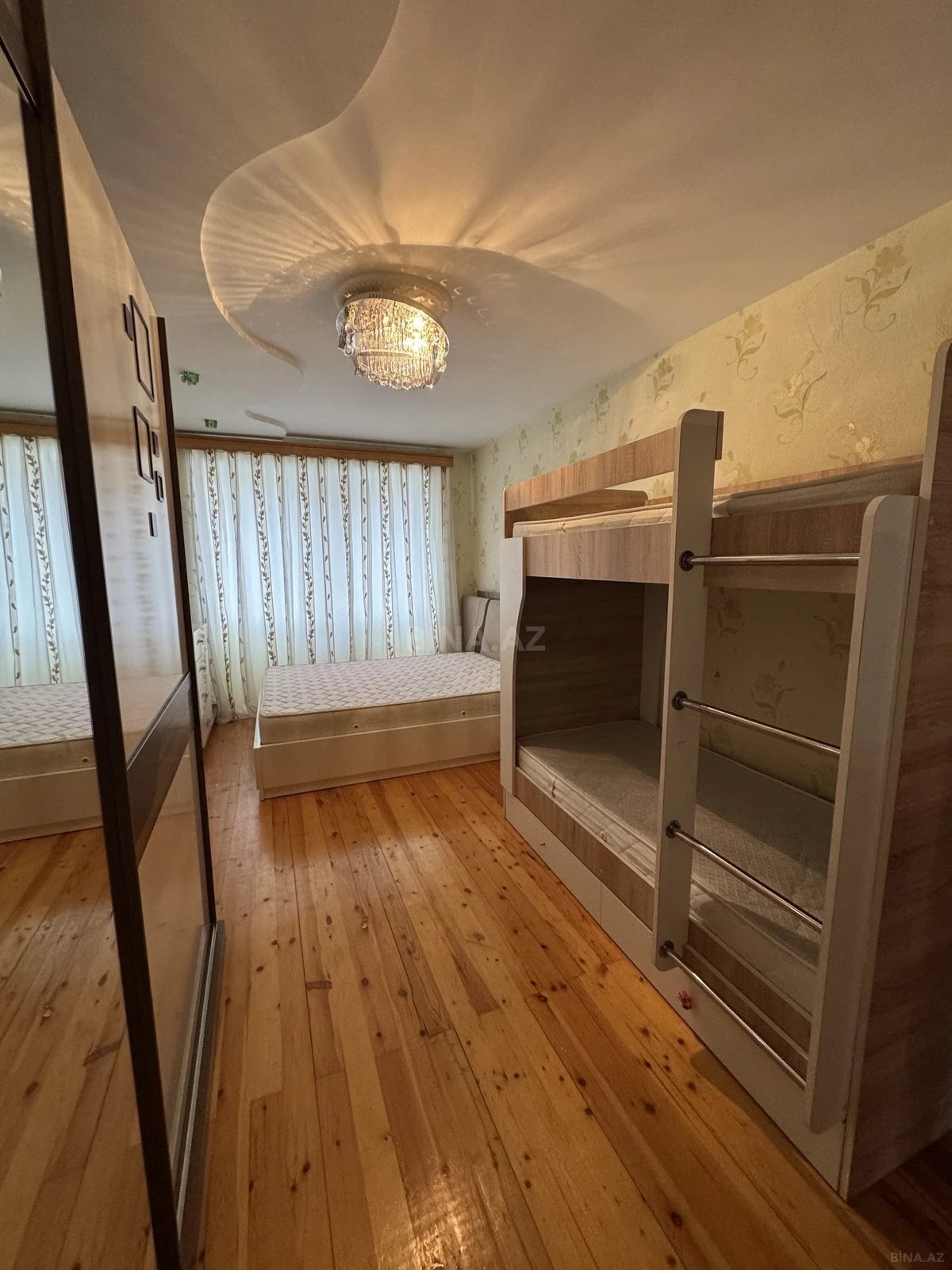 Satılır 4 otaqlı mənzil 80 m²