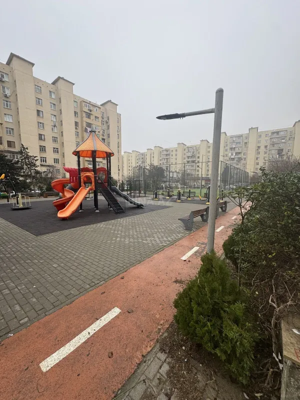 Satılır 4 otaqlı mənzil 80 m²