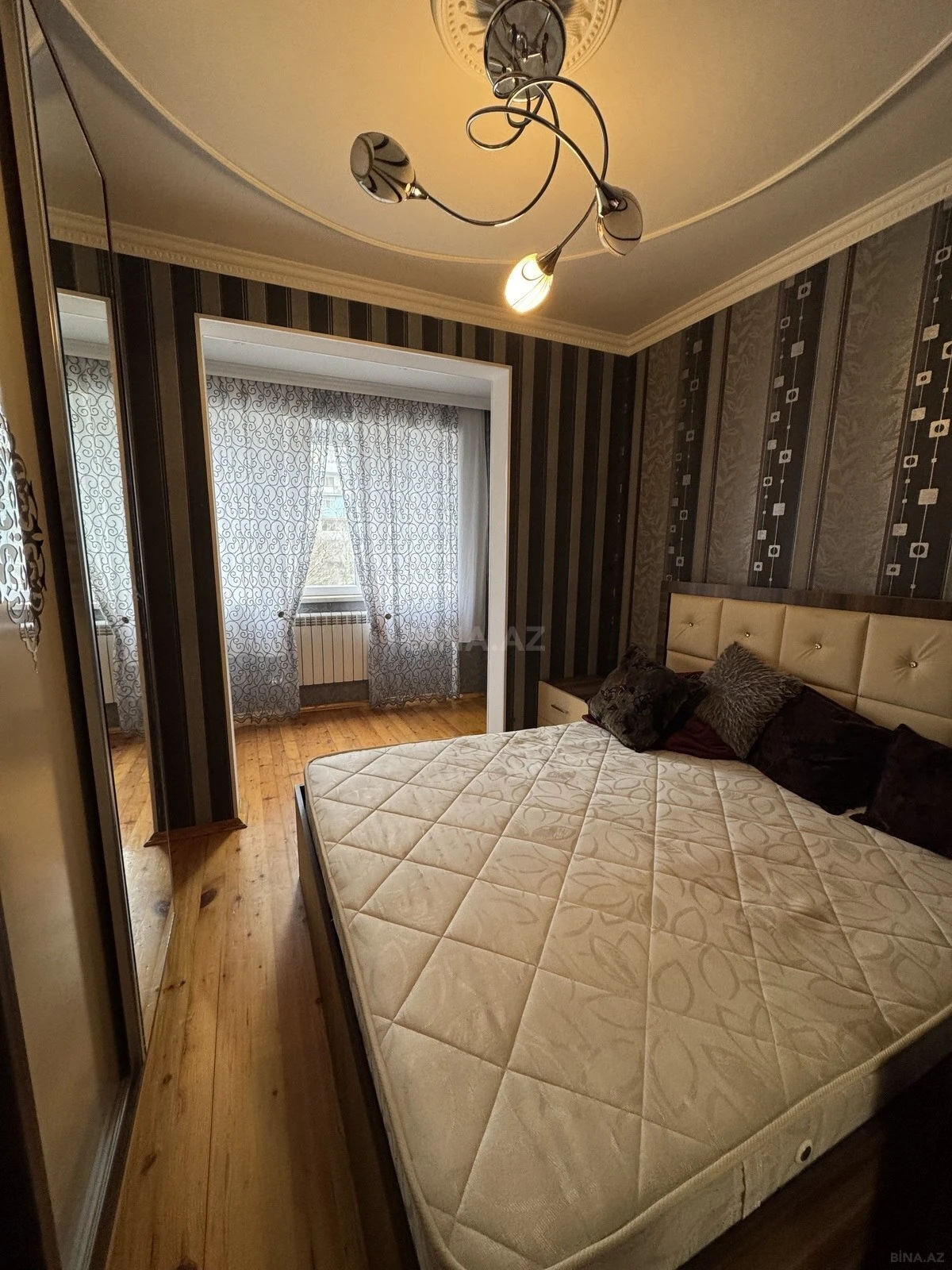 Satılır 4 otaqlı mənzil 80 m²