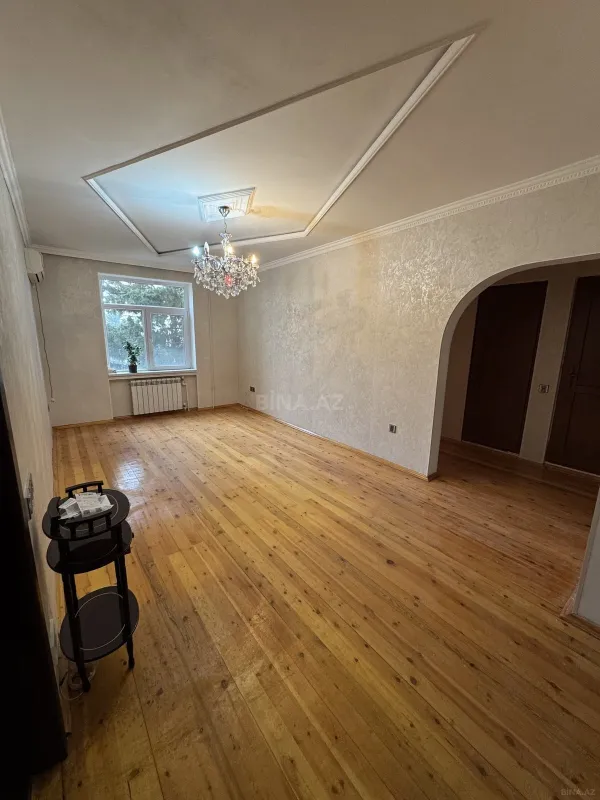 Satılır 4 otaqlı mənzil 80 m²