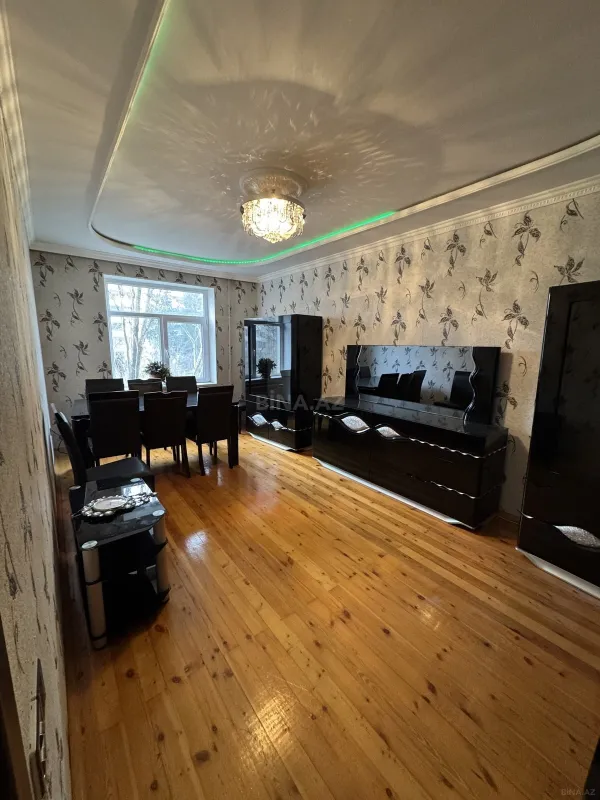 Satılır 4 otaqlı mənzil 80 m²