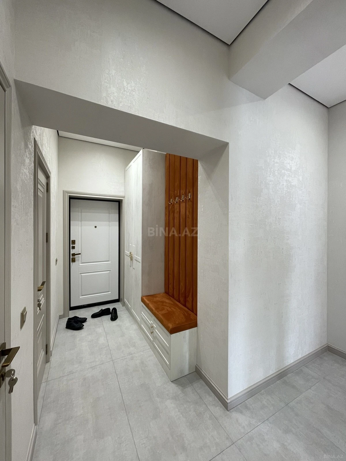 Satılır 2 otaqlı mənzil 71 m²
