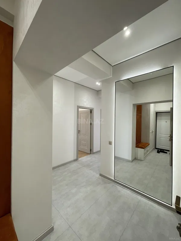 Satılır 2 otaqlı mənzil 71 m²
