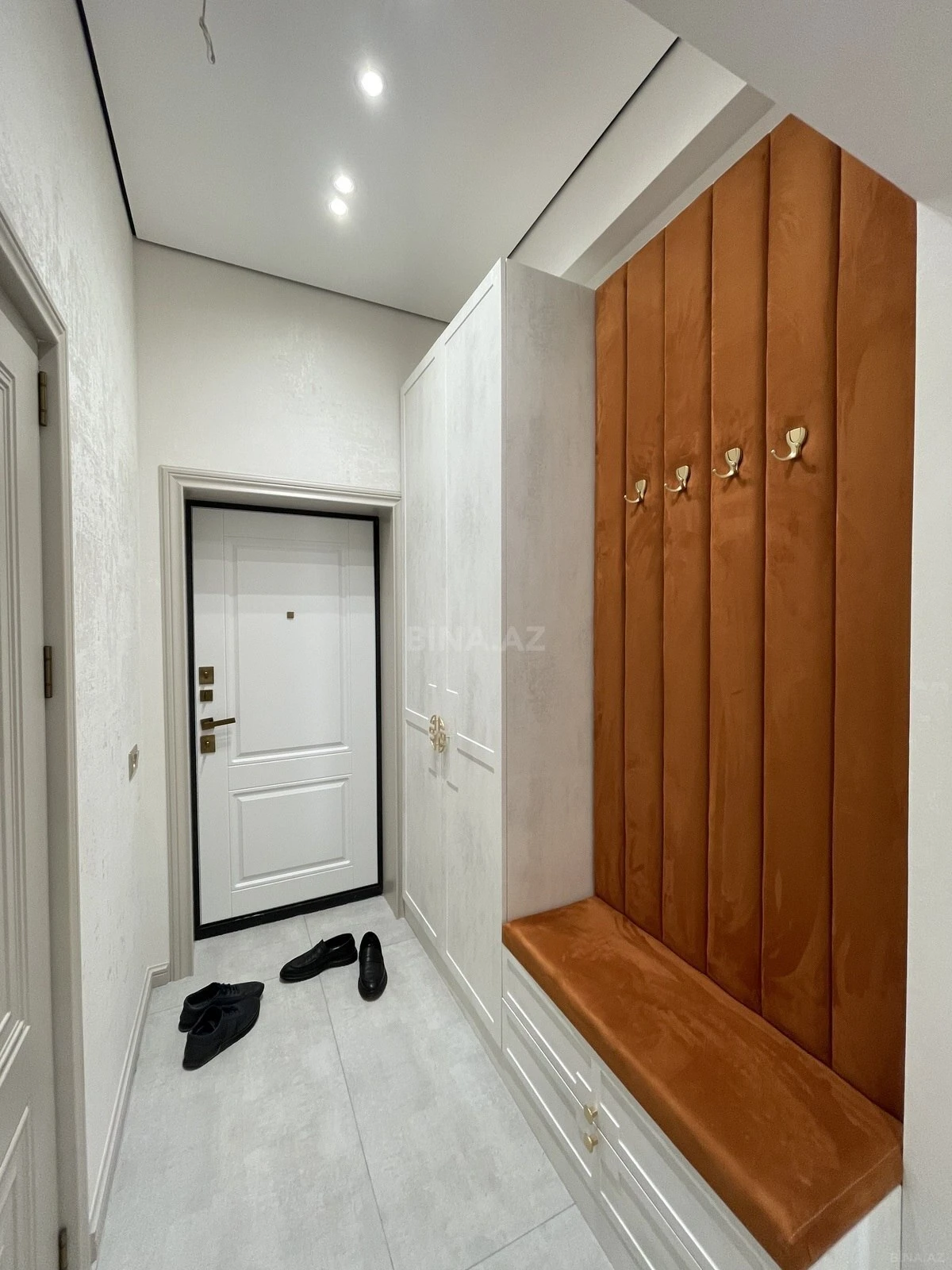 Satılır 2 otaqlı mənzil 71 m²