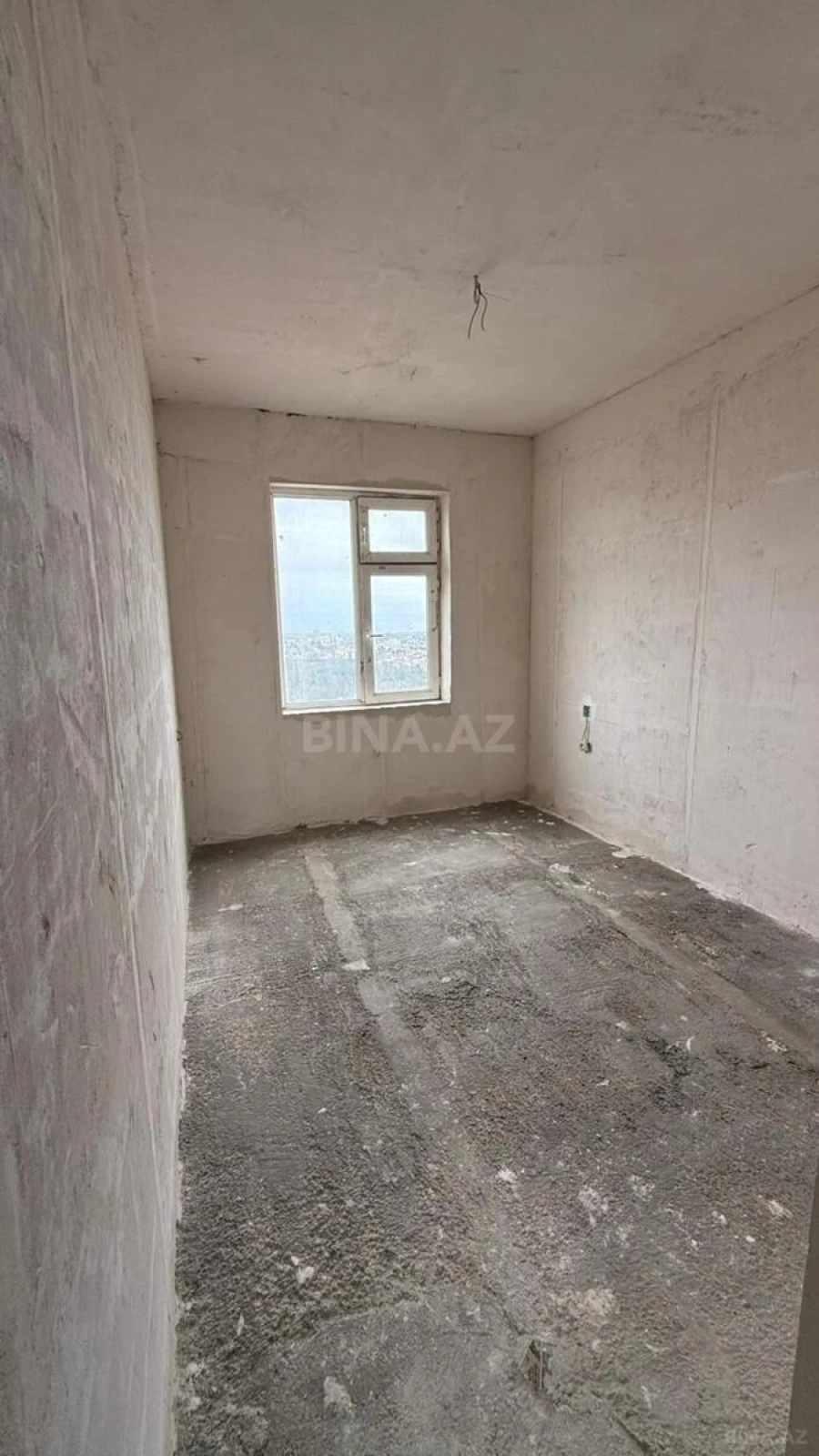 Satılır 4 otaqlı mənzil 110 m²