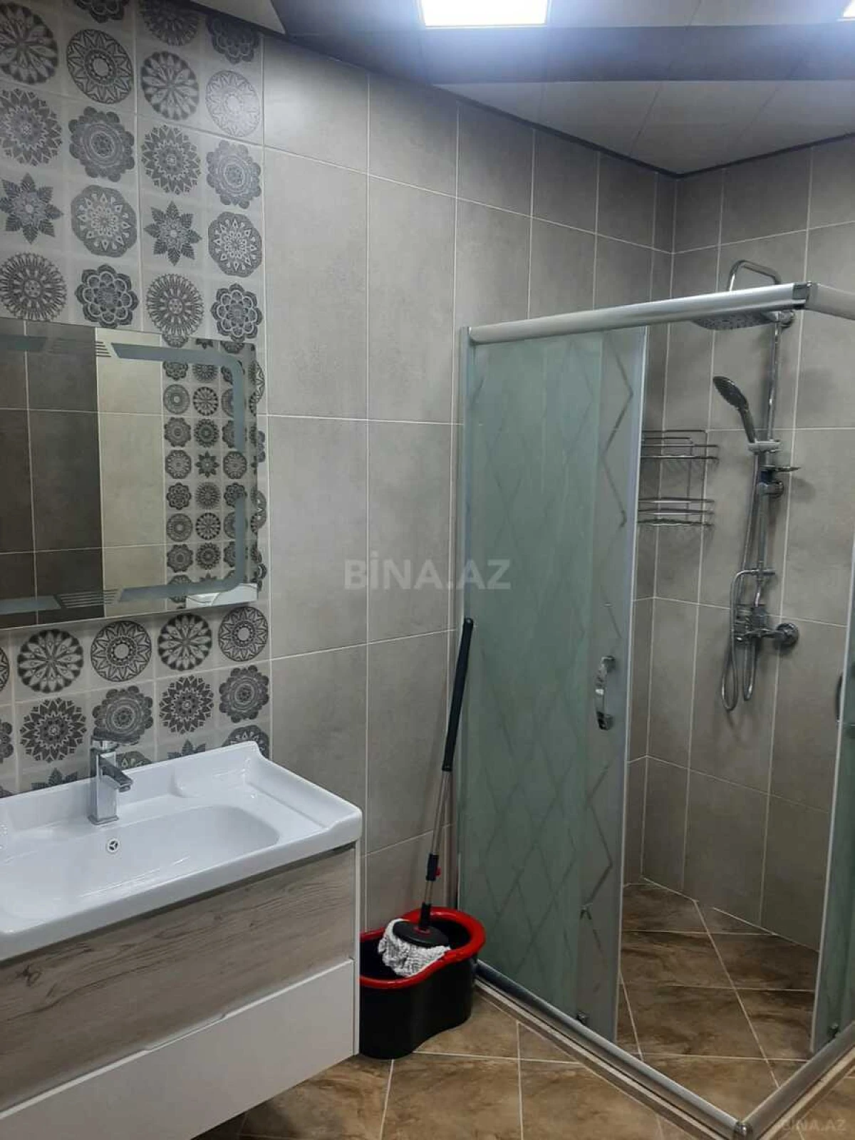 Kirayə verilir 2 otaqlı mənzil 90 m²