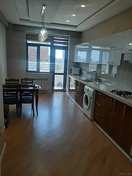 Kirayə verilir 2 otaqlı mənzil 90 m²
