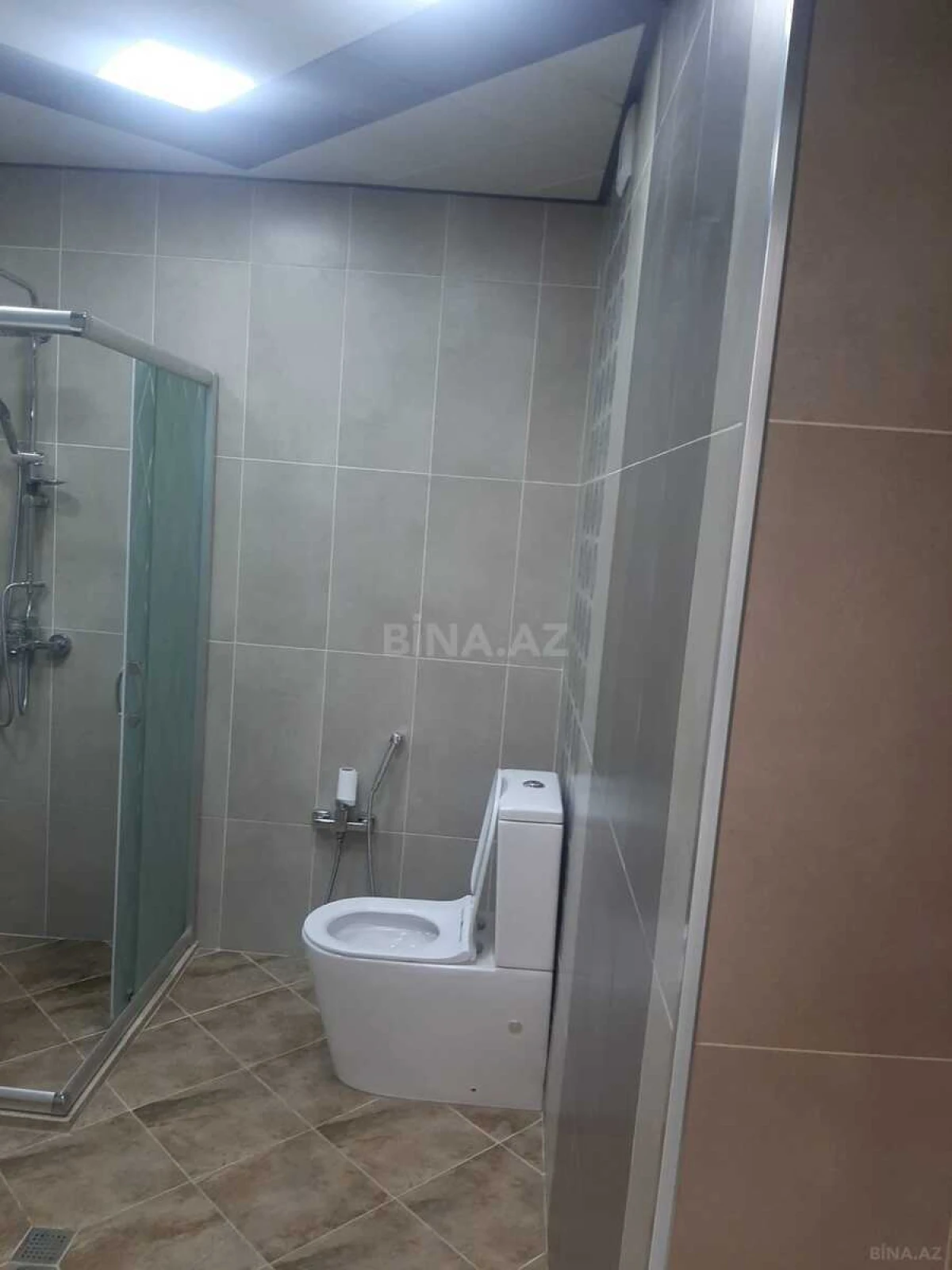 Kirayə verilir 2 otaqlı mənzil 90 m²