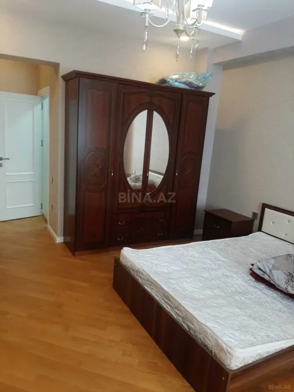 Kirayə verilir 2 otaqlı mənzil 90 m²