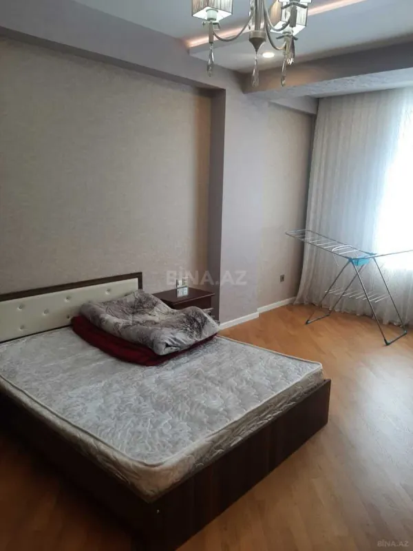 Kirayə verilir 2 otaqlı mənzil 90 m²