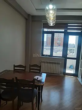 Kirayə verilir 2 otaqlı mənzil 90 m²
