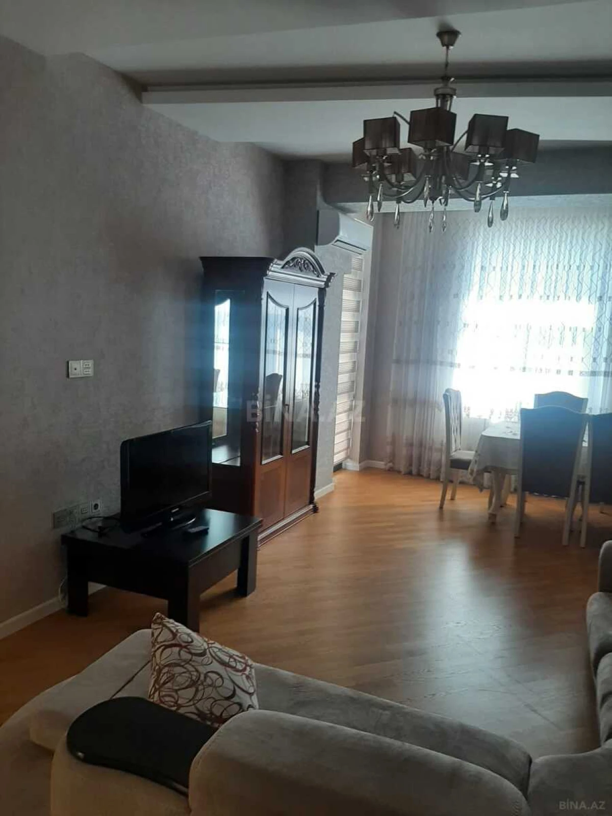 Kirayə verilir 2 otaqlı mənzil 90 m²