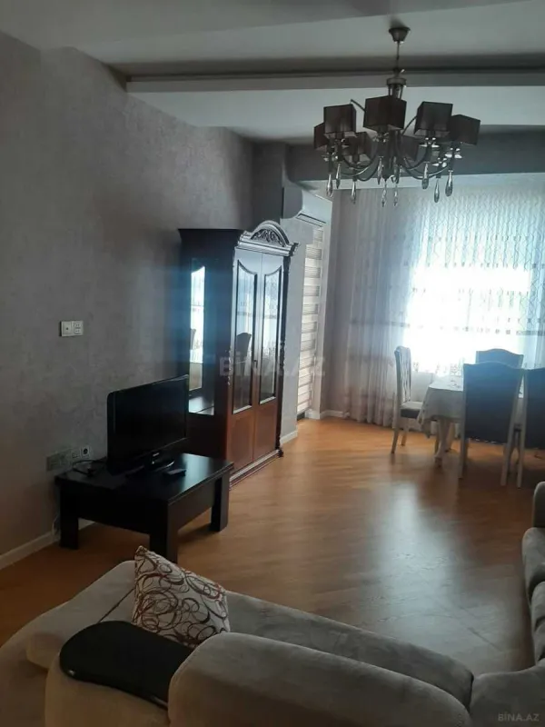 Kirayə verilir 2 otaqlı mənzil 90 m²