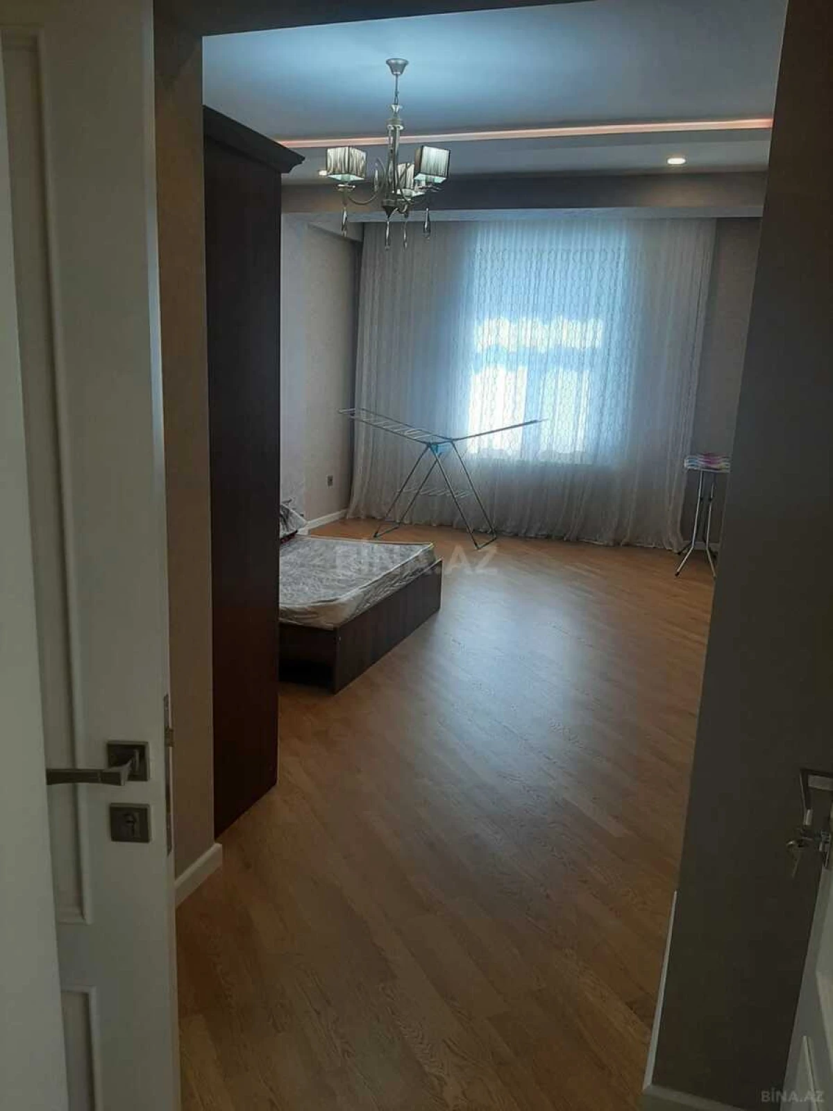 Kirayə verilir 2 otaqlı mənzil 90 m²