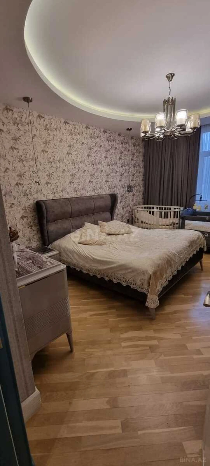 Satılır 3 otaqlı mənzil 118 m²
