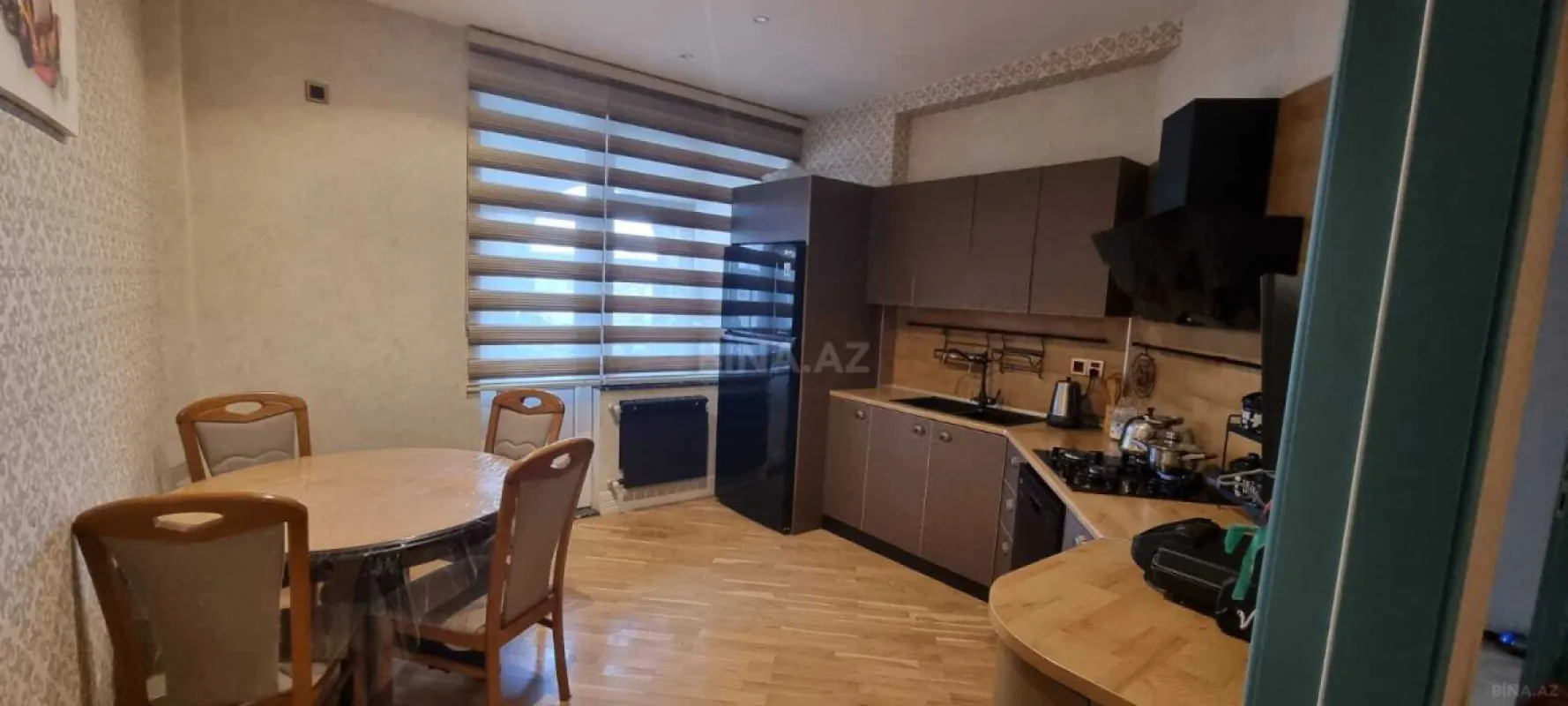 Satılır 3 otaqlı mənzil 118 m²