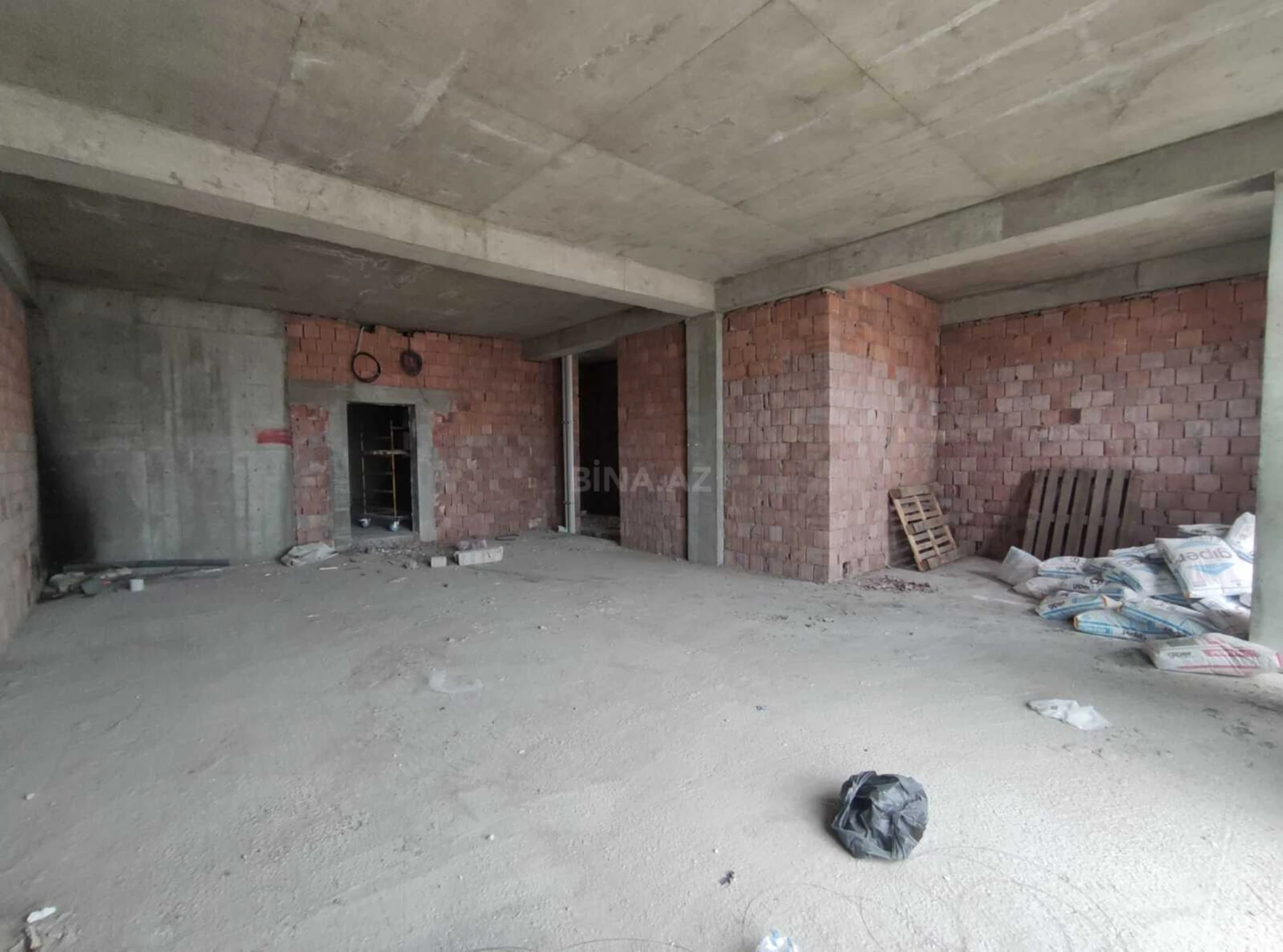 Satılır 1 otaqlı mənzil 58 m²