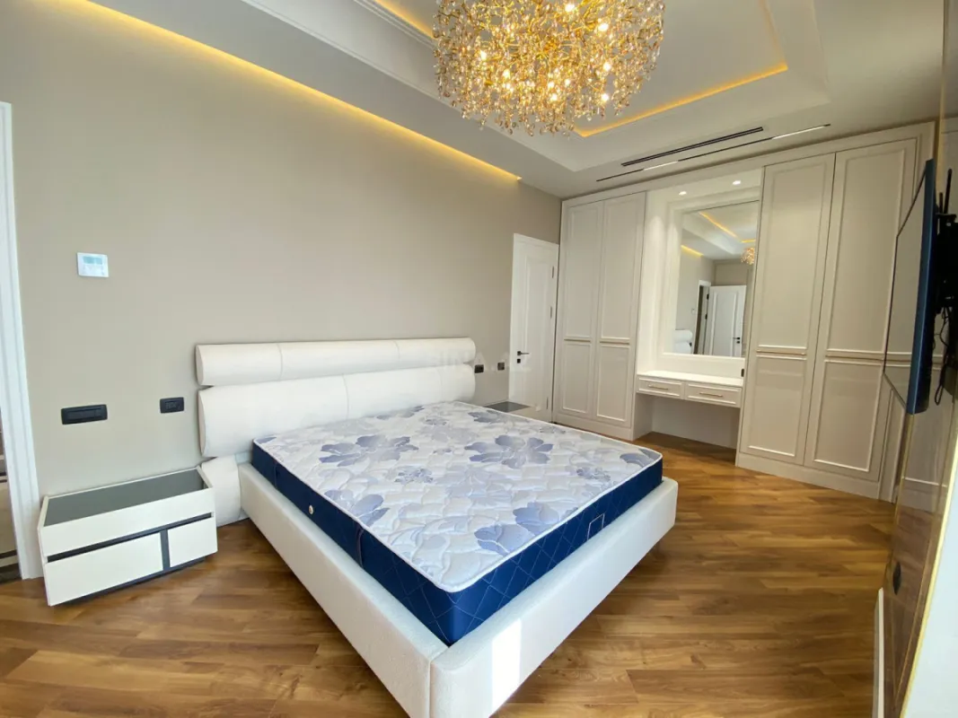 Kirayə verilir 3 otaqlı mənzil 132 m²