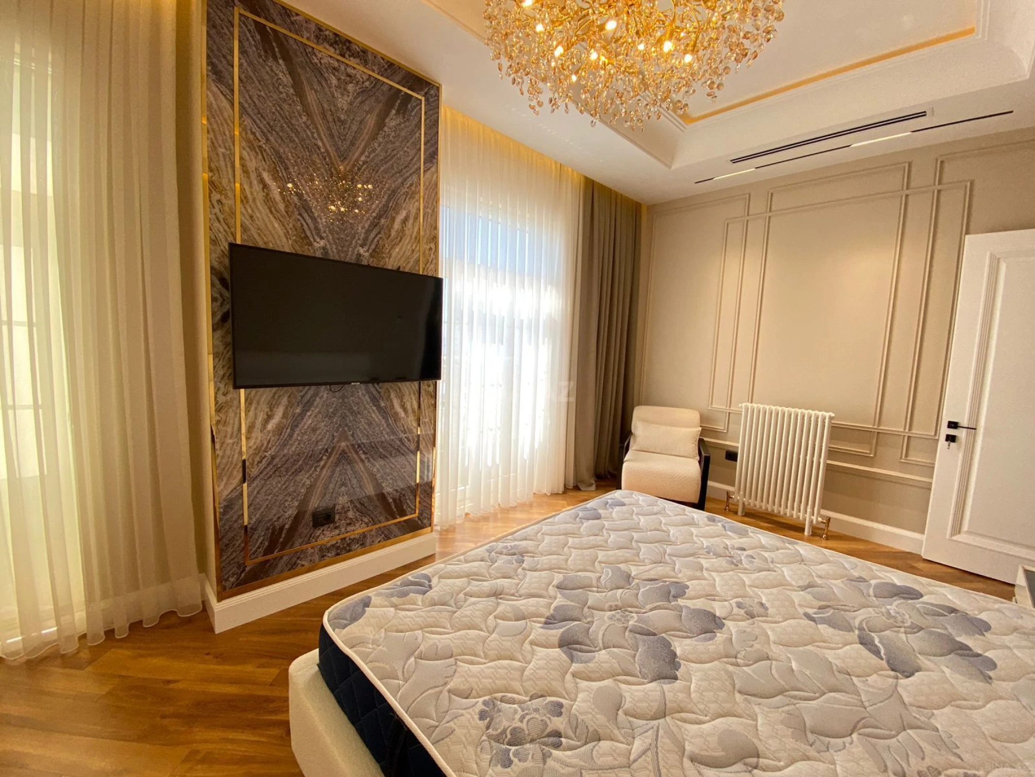 Kirayə verilir 3 otaqlı mənzil 132 m²