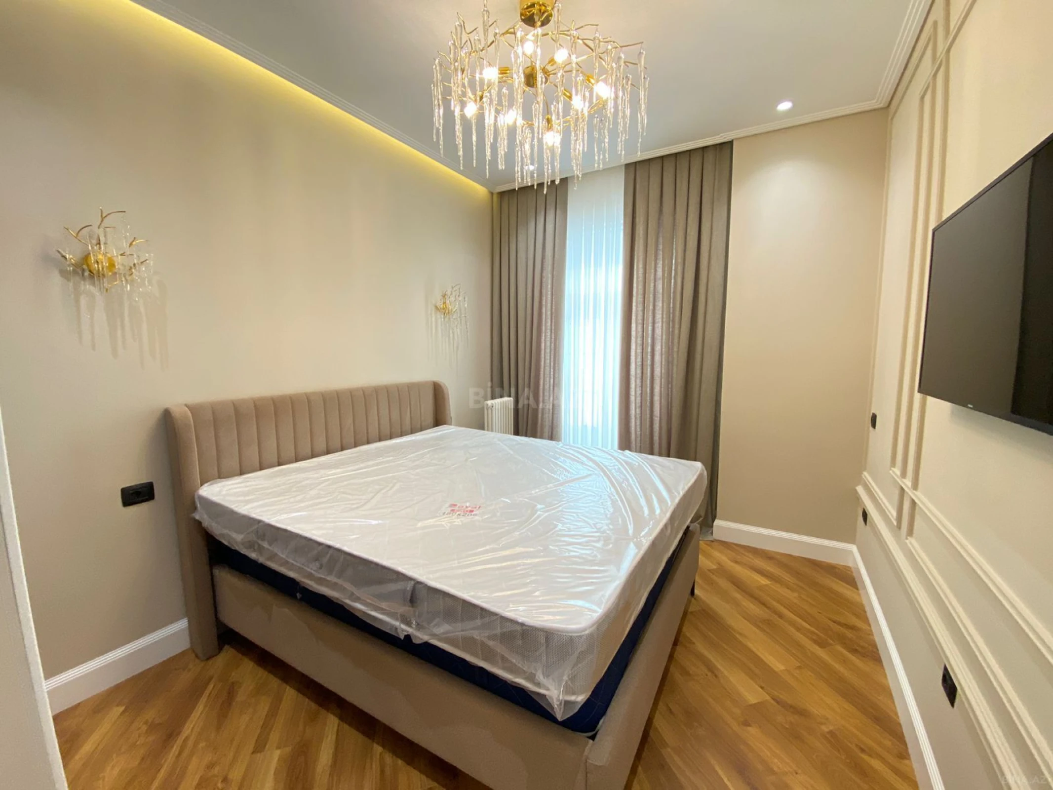 Kirayə verilir 3 otaqlı mənzil 132 m²