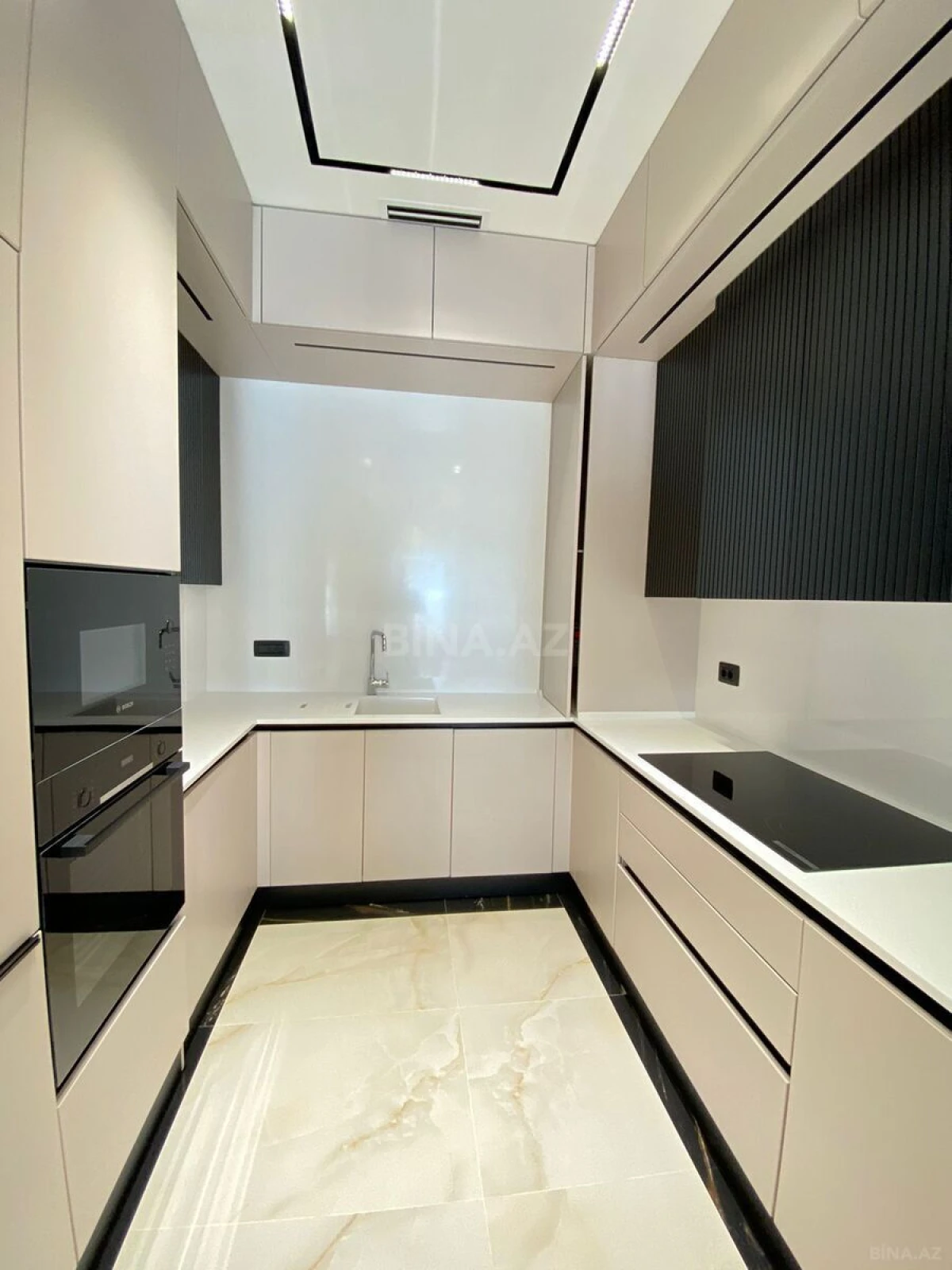 Kirayə verilir 3 otaqlı mənzil 132 m²