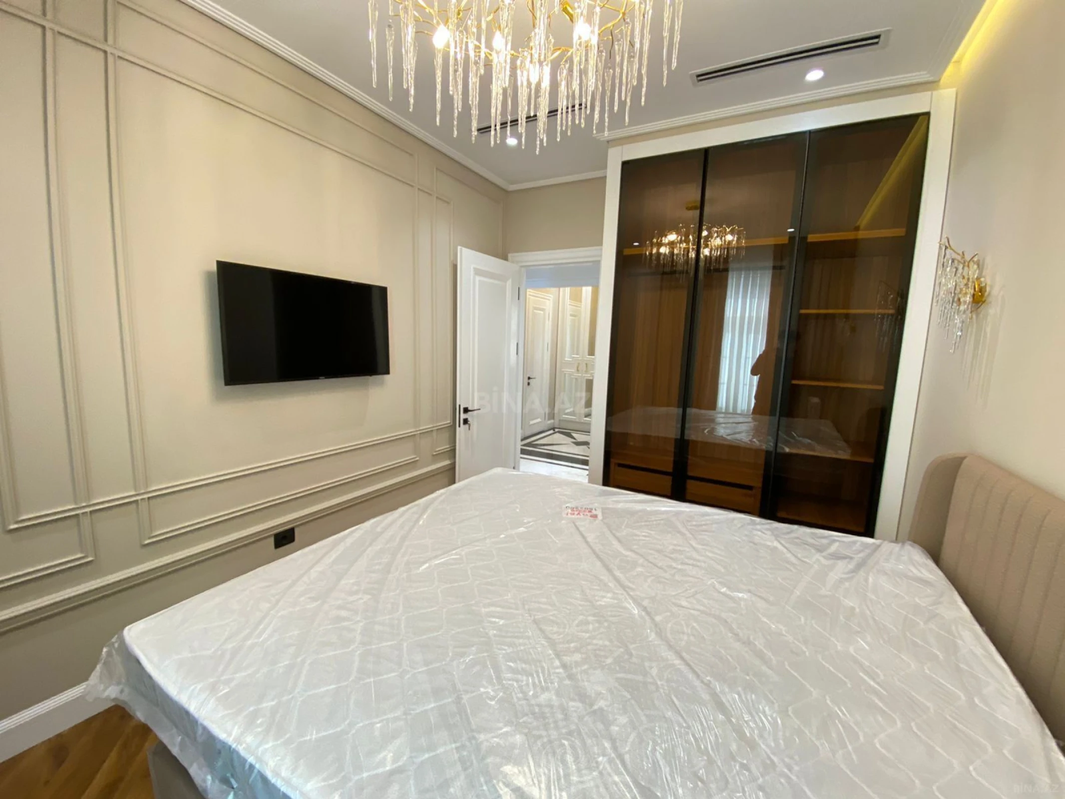 Kirayə verilir 3 otaqlı mənzil 132 m²