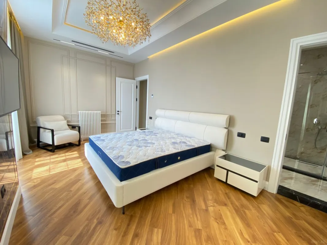 Kirayə verilir 3 otaqlı mənzil 132 m²