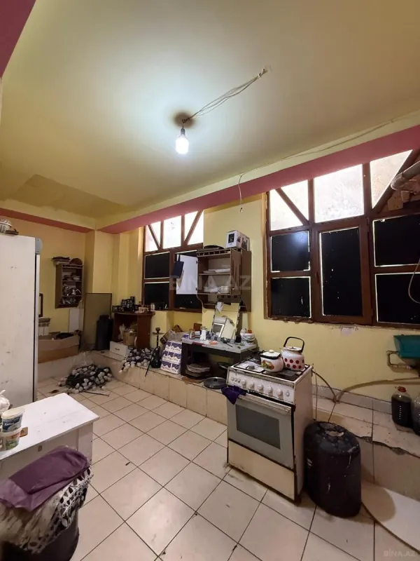 Satılır obyekt 254 m²