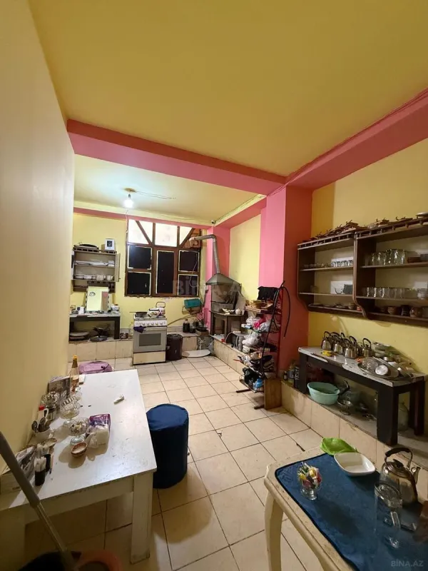 Satılır obyekt 254 m²