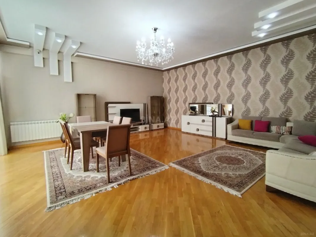 Satılır 3 otaqlı mənzil 118 m²