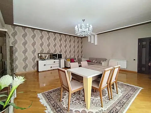 Satılır 3 otaqlı mənzil 118 m²
