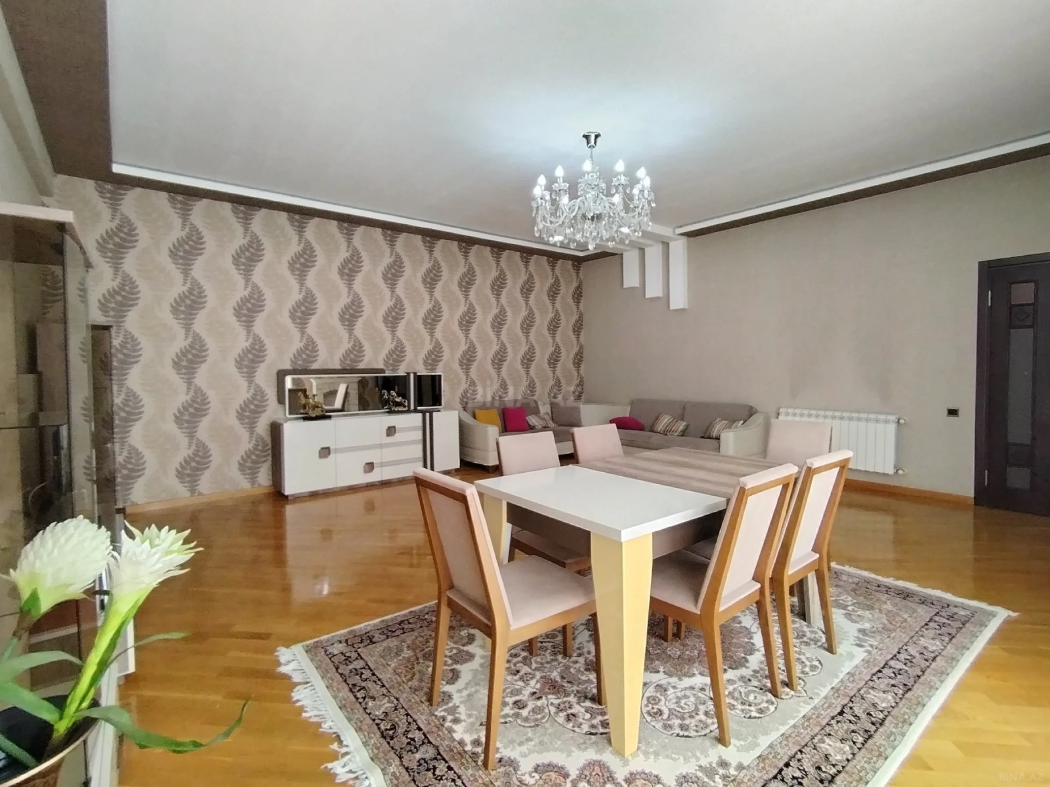 Satılır 3 otaqlı mənzil 118 m²