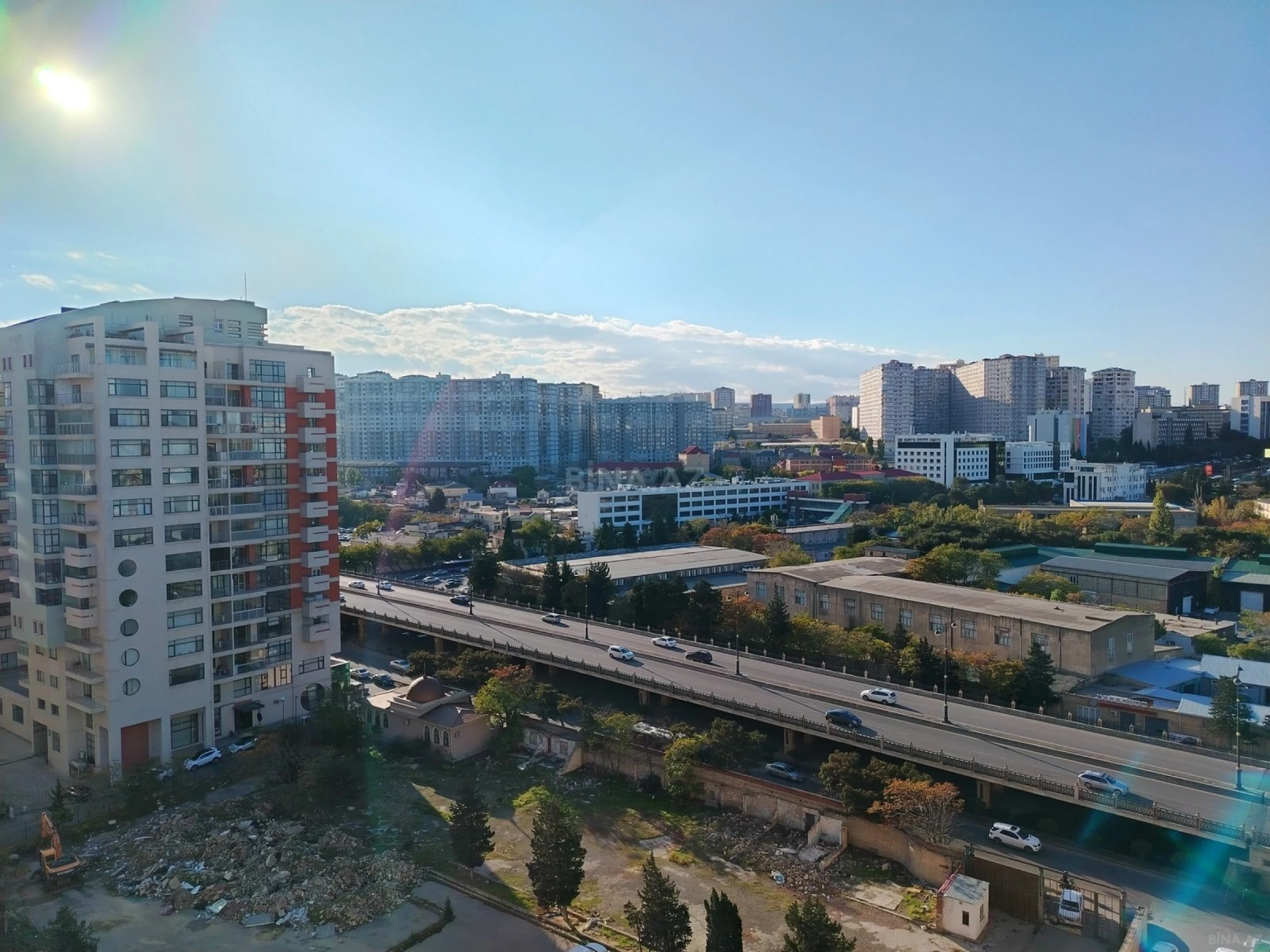 Satılır 3 otaqlı mənzil 118 m²