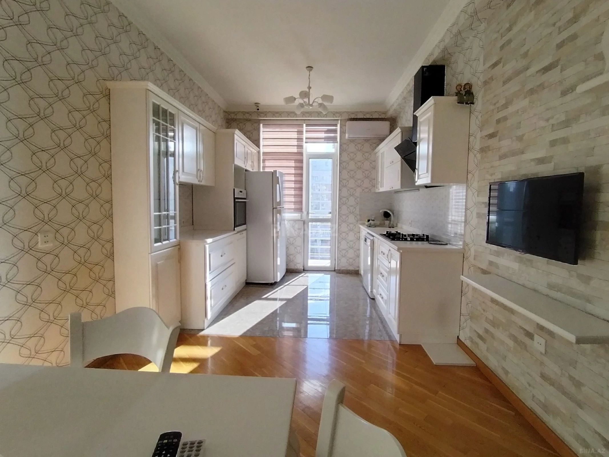 Satılır 3 otaqlı mənzil 118 m²