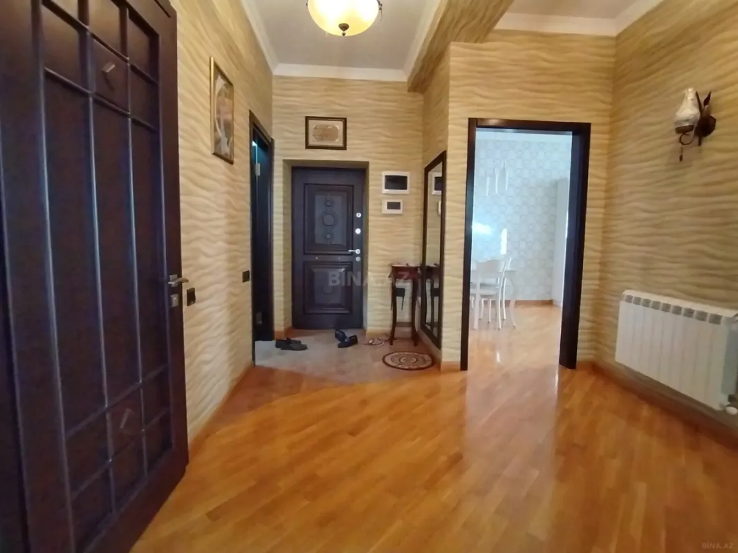 Satılır 3 otaqlı mənzil 118 m²