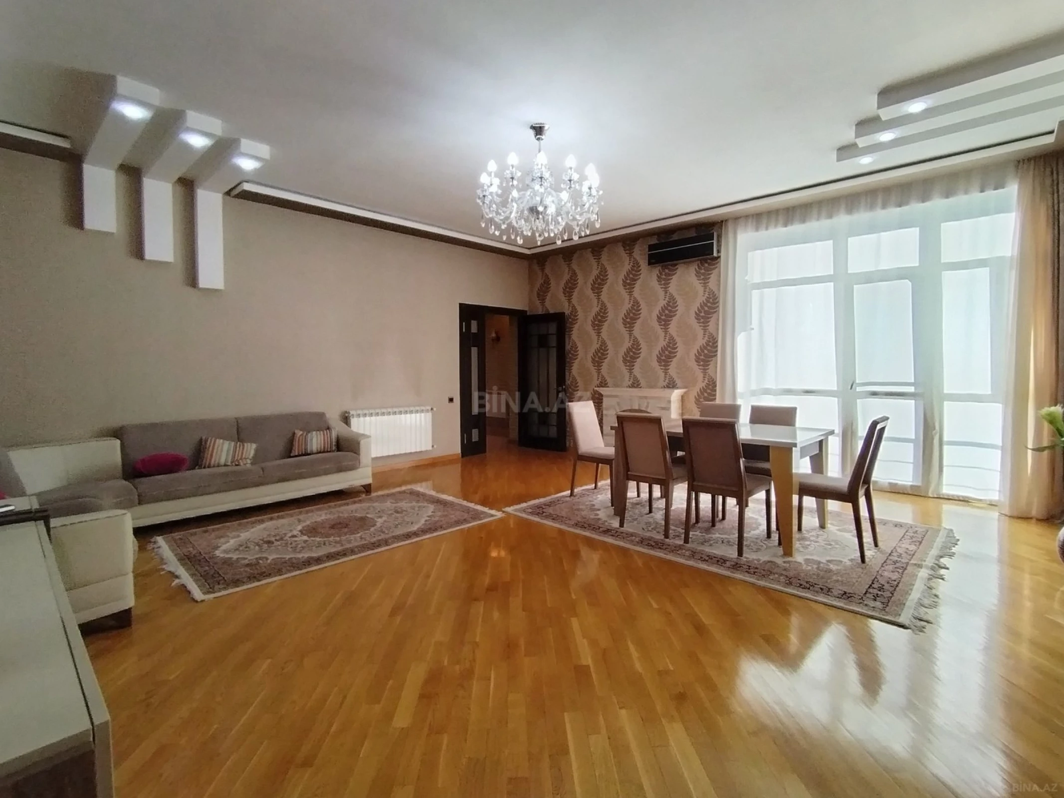Satılır 3 otaqlı mənzil 118 m²