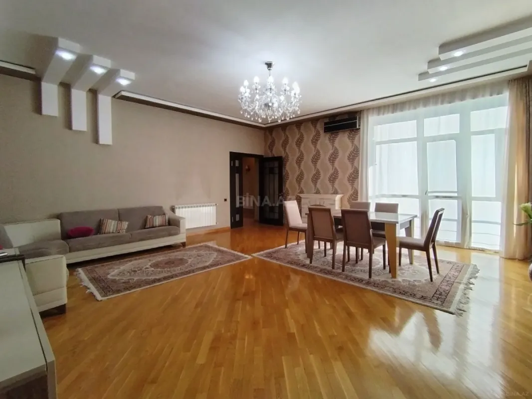 Satılır 3 otaqlı mənzil 118 m²