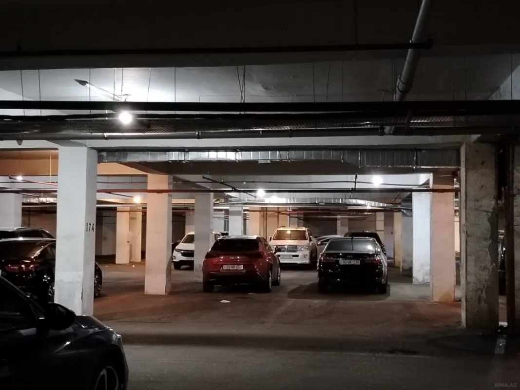 Satılır 3 otaqlı mənzil 118 m²