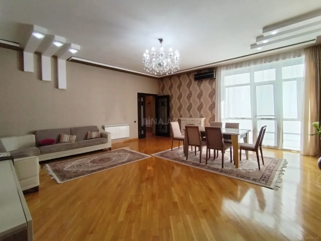 Satılır 3 otaqlı mənzil 118 m²